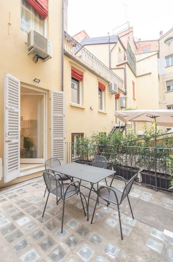 Colonna Home Bologna, Under The Two Towers Exterior photo